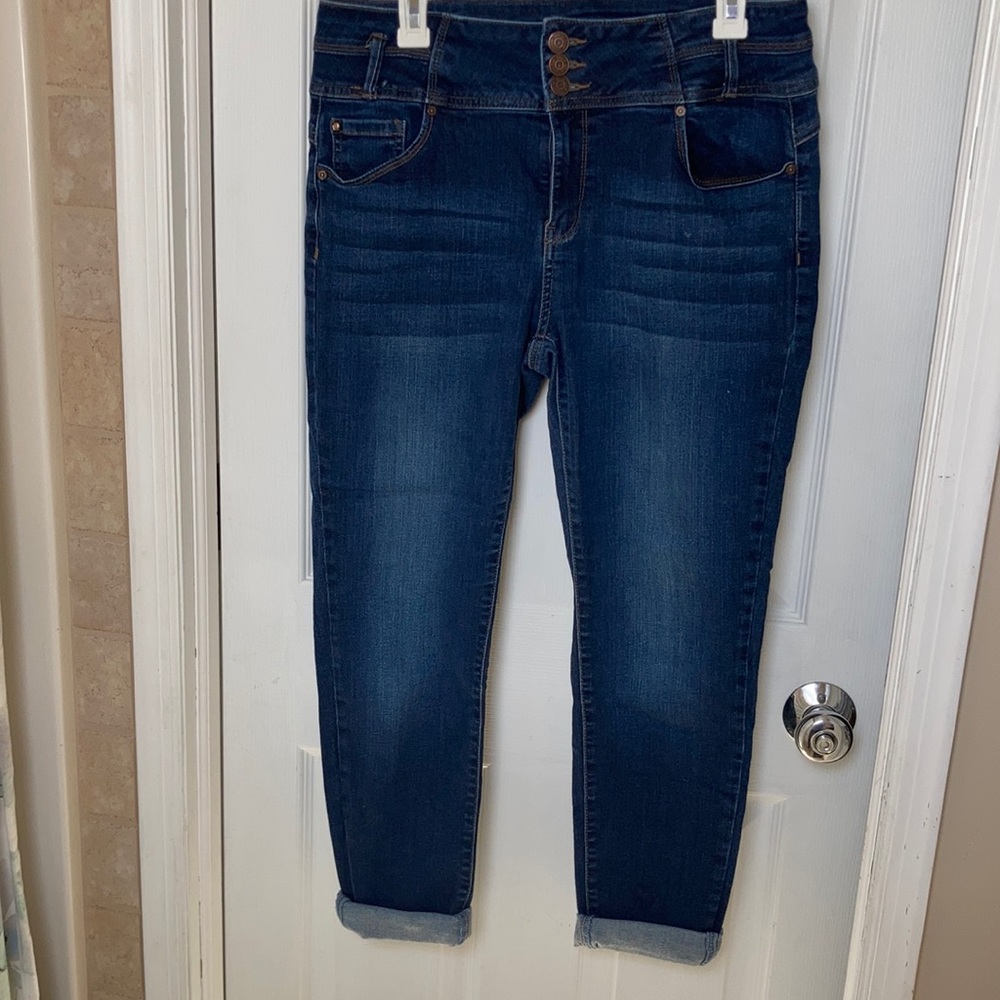 Enjean Almost New Capri Jeans